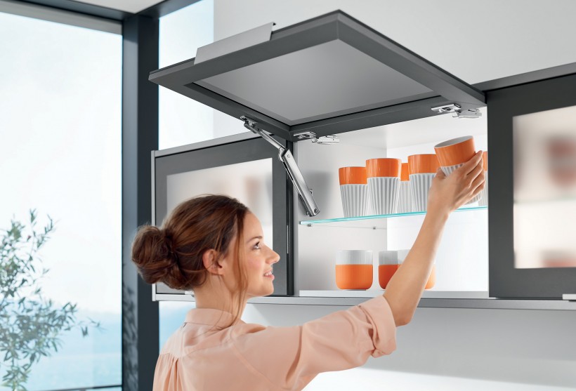 BLUM – felnyíló vasalatok, pont, ahogy megálmodtad