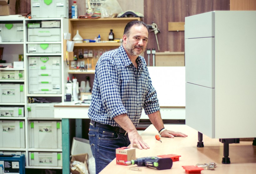 Mi a HOWA szereld magad program és hogyan működik?